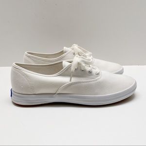 KEDS WN’S 9.5 Classic All White Sneaker